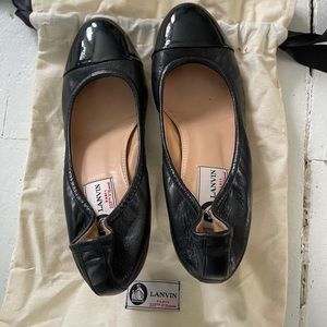 Never worn classic Lanvin heels in black leather